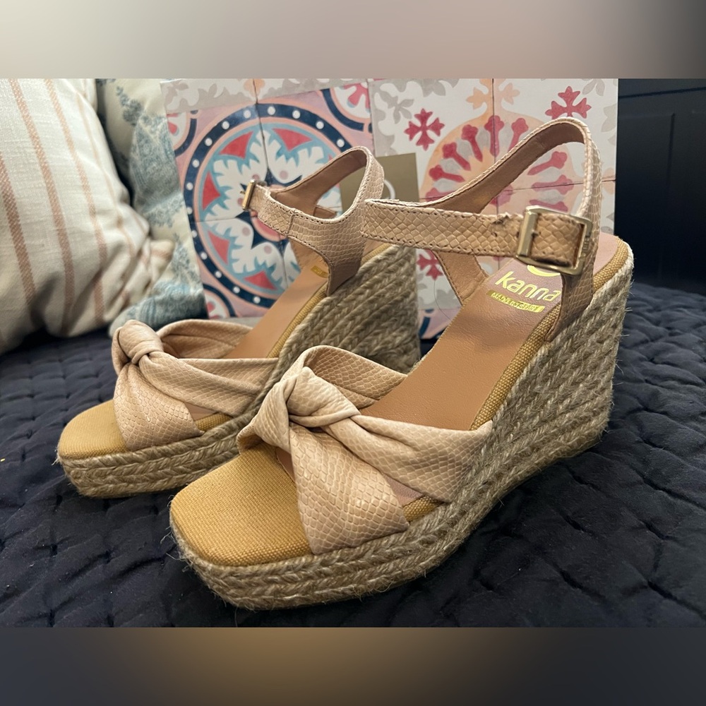 New with Box Beautiful Kanna Knotted Leather Wedge Sandal